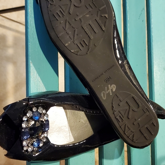 Shoes - Picture 4 of 4